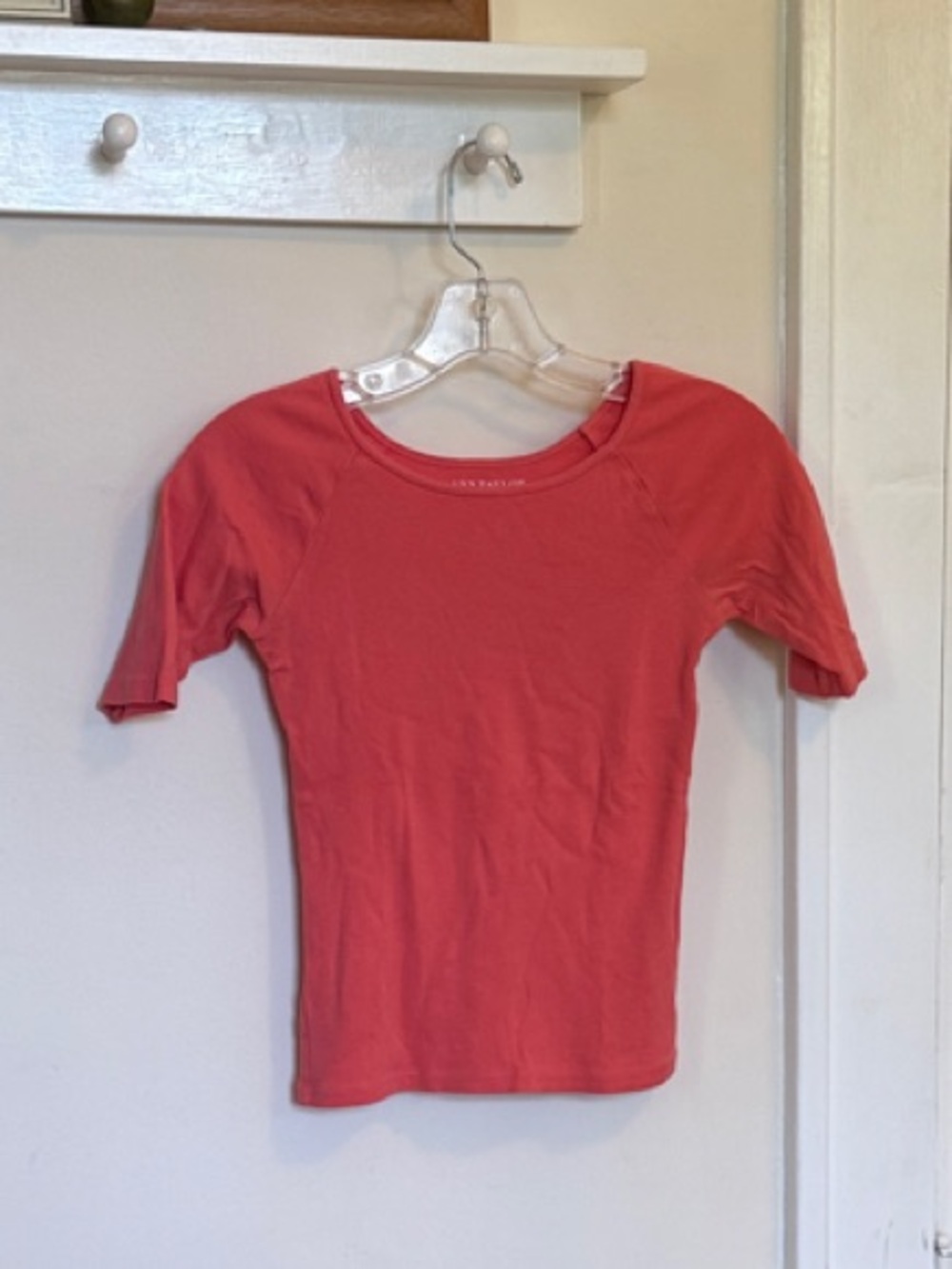 Ann Taylor Coral Short Sleeve Scoop Neck Top